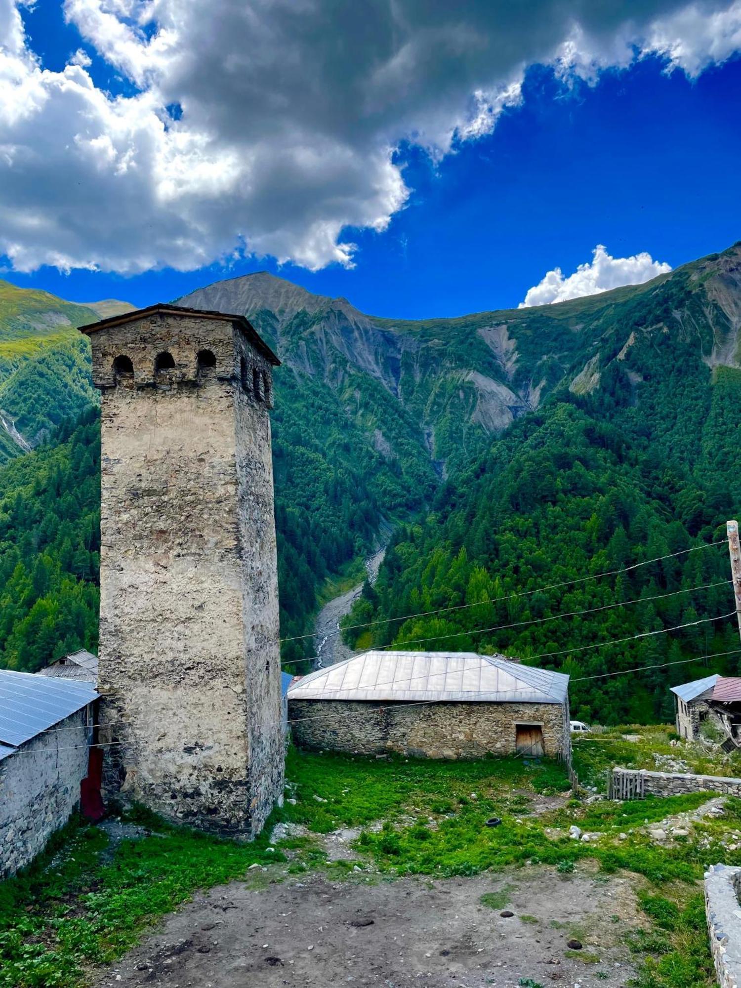 Готель Old House Adishi Екстер'єр фото